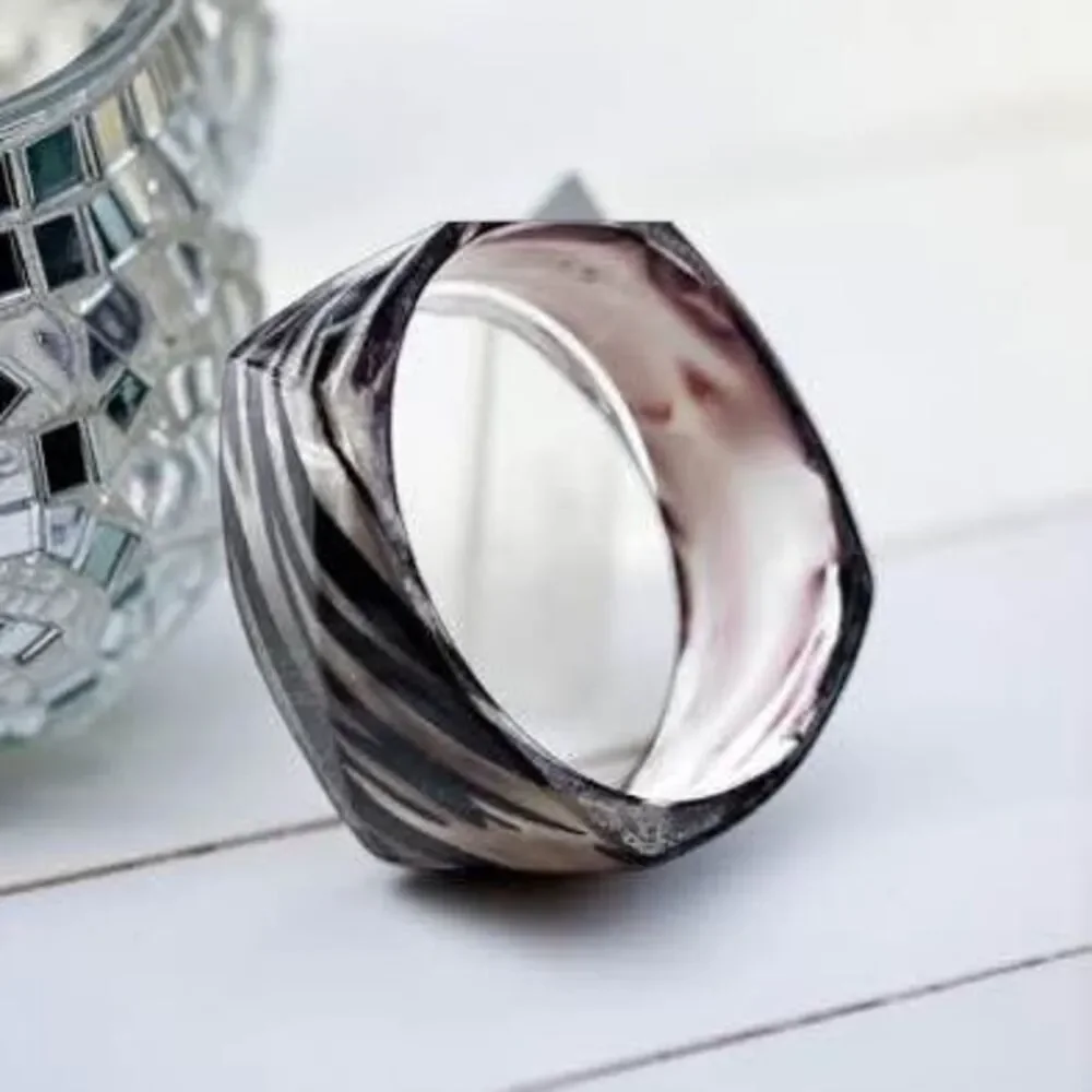 🎁🎁 Free shipping!! Chunky Black & White Marbled Geometric Statement Bangle